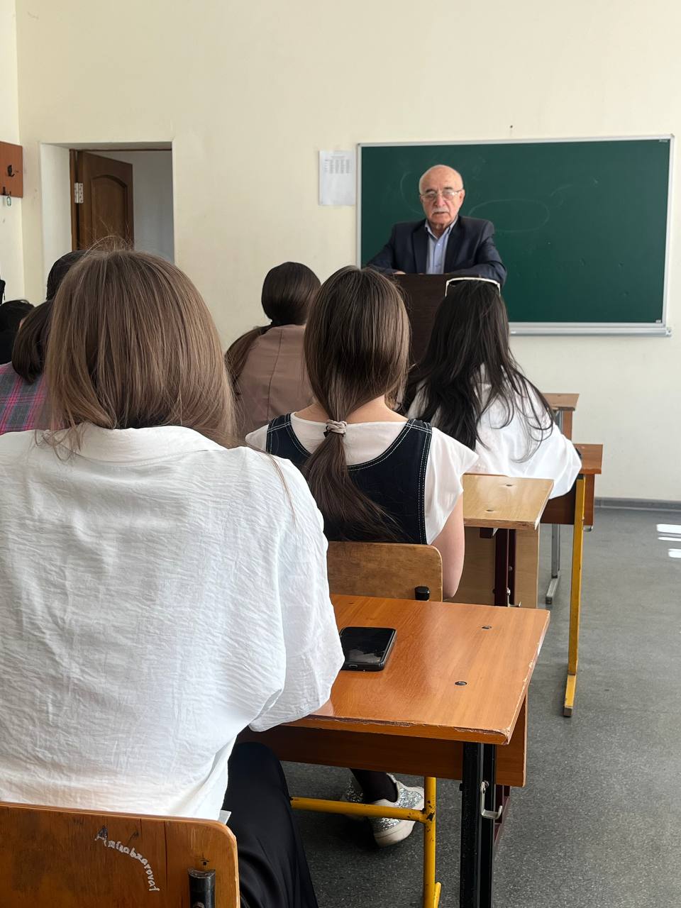 В нашем колледже прошла лекция полковника медицинской службы, известного общественного деятеля Владимира Борисовича Хатагова, посвящённая важным темам: семейным традициям, здоровому образу жизни и правильному питанию.  